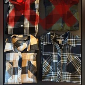 Bundle of 2 long sleeve button up plaid shirts